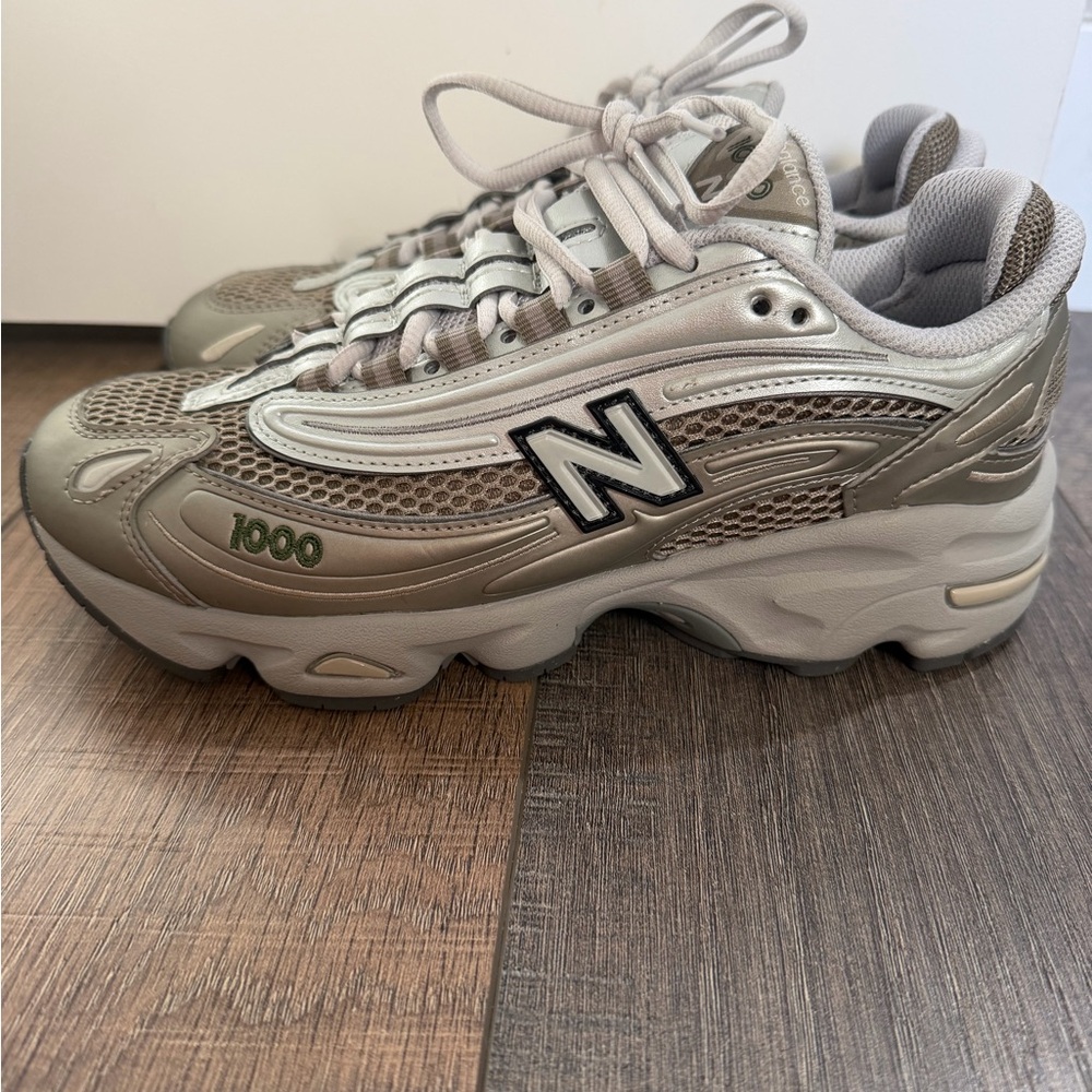 New Balance 1000 Sneakers in Beige and White